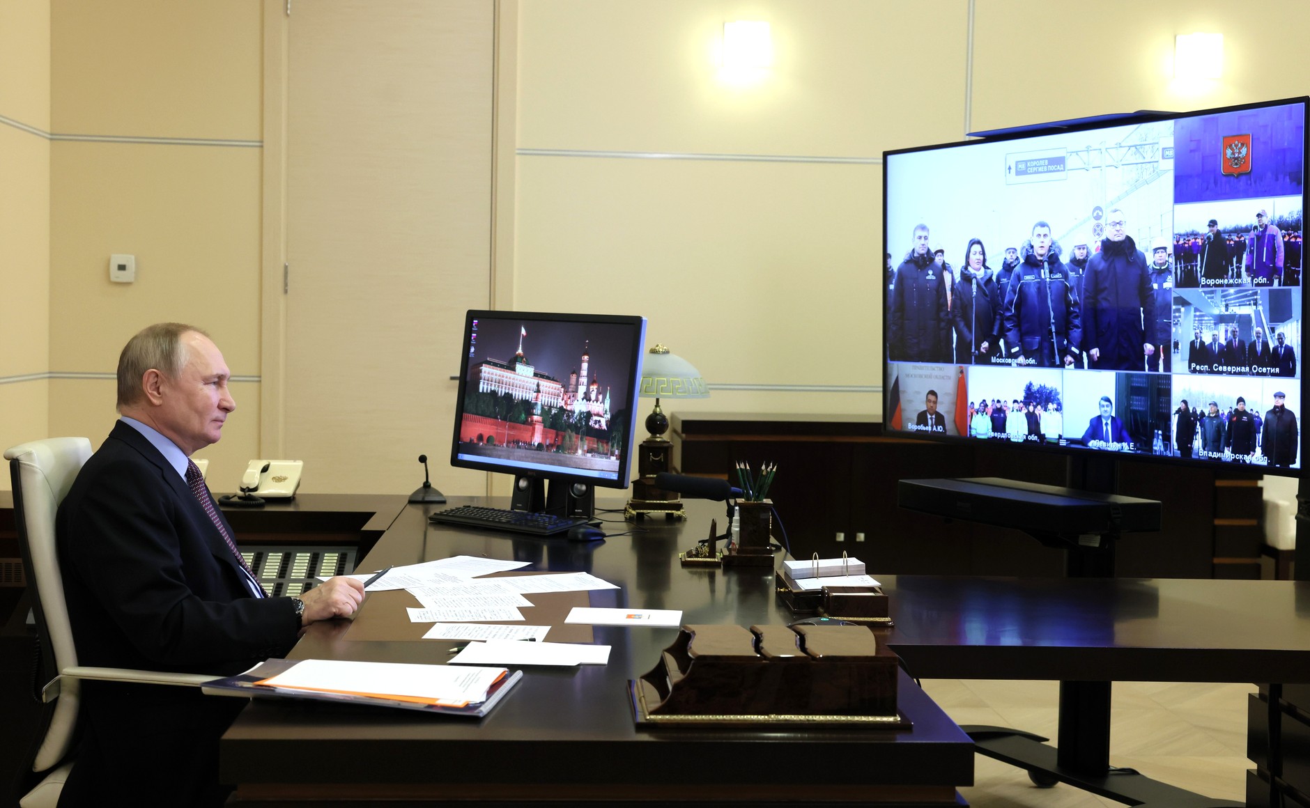 Владимир Путин проконтролировал открытие участка федеральной трассы в Воронежской области 